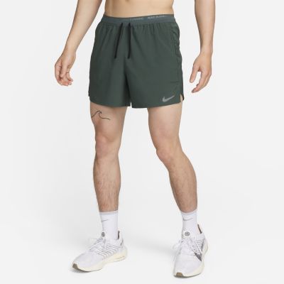 Nike Dri-FIT Stride 男款 5" 隱藏式內裡跑步短褲